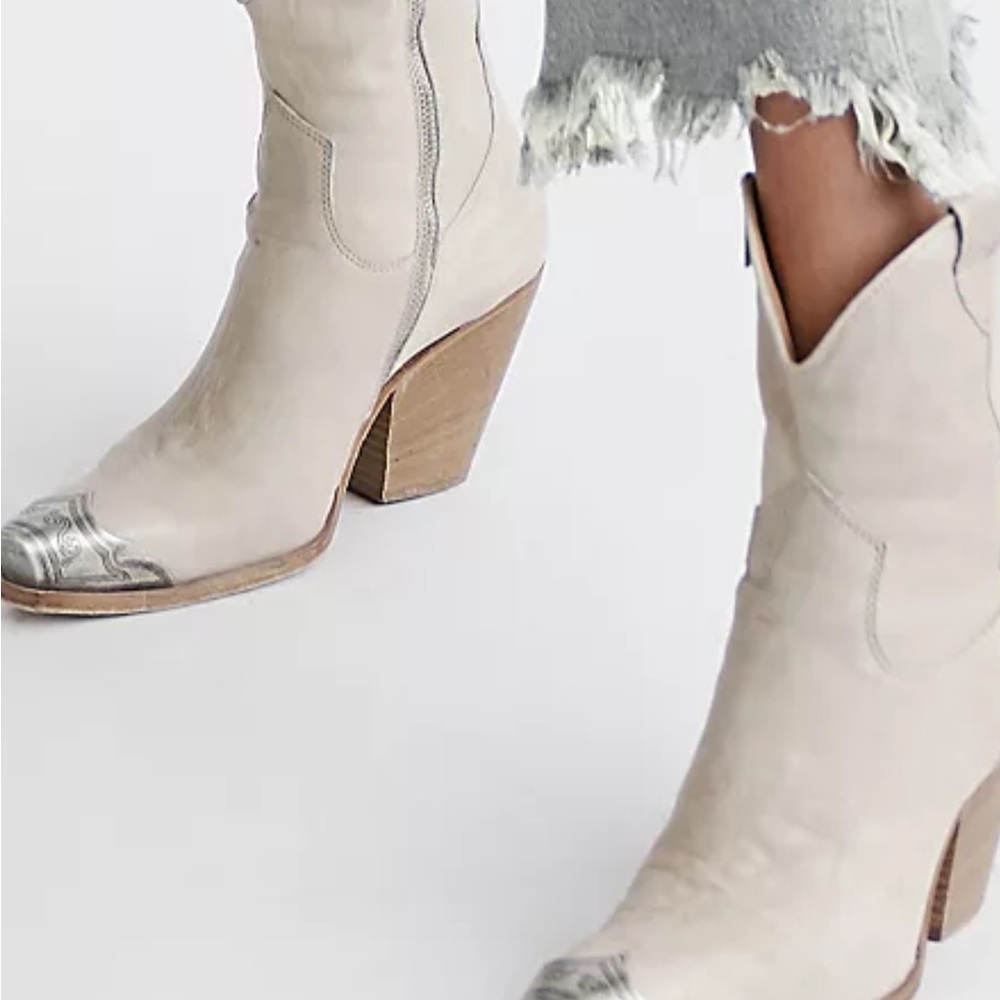 LAST CALL SALE 🩷Free People Brayden boot **READ ONE HI ONE LOW